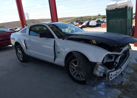 2006 Ford Mustang Gt z USA, uszkodzony, nr VIN 1ZVFT82H065228852